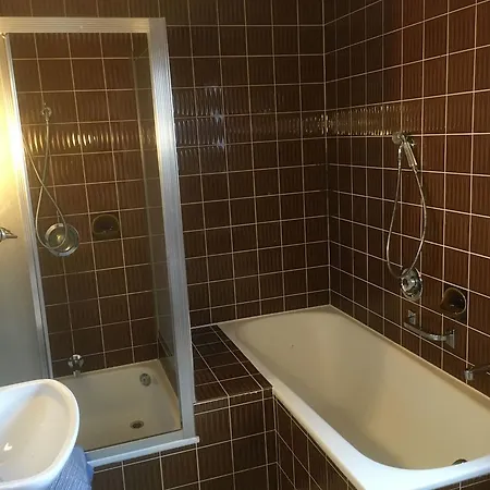 Zahn Apartment *